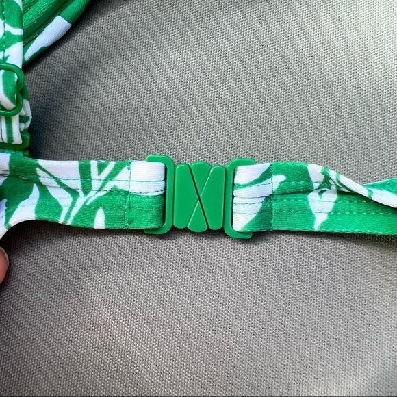 𝅺Gottex Ruffle Sleeve Leaf Print Bikini Top Green/White Sz 32C NWOT - Picture 10 of 11